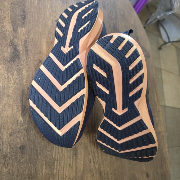 Brooks Levitate 3 Navy and Copper Athletic Shoes - Picture 4 of 8